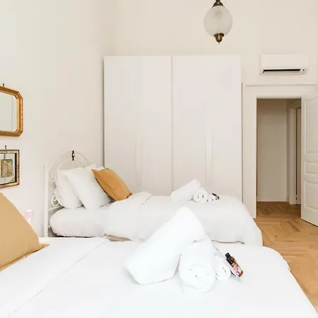 Apartamento Historic Center - 3 Bedroom By The Duomo Titta & Lello *