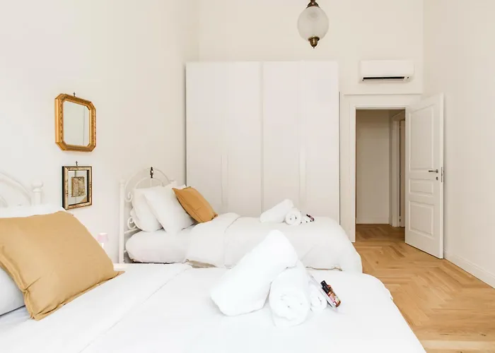 Appartement Naples Historic Center - 3 Bedroom Apartment By The Duomo Titta & Lello *