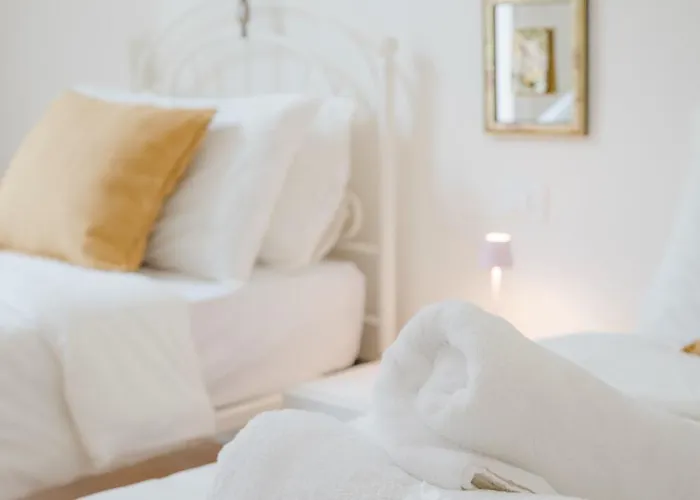 Appartement Naples Historic Center - 3 Bedroom Apartment By The Duomo Titta & Lello Naples