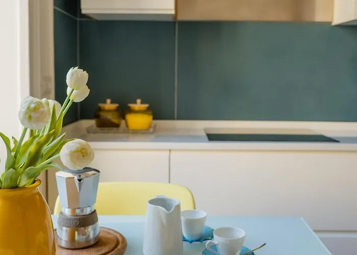 Naples Historic Center - 3 Bedroom Apartment By The Duomo Titta & Lello Naples