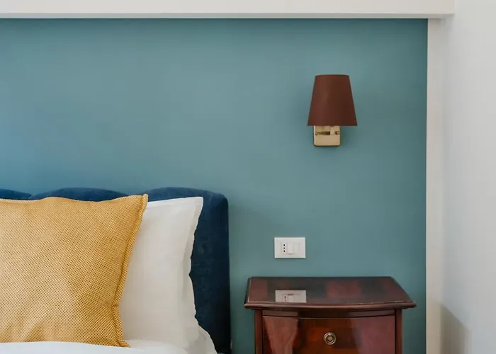 Naples Historic Center - 3 Bedroom Apartment By The Duomo Titta & Lello * Naples